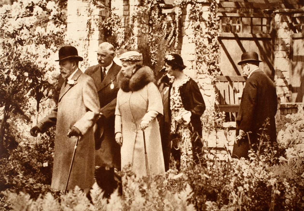 König George und Königin Mary auf der Chelsea Flower Show, 1930er Jahre von John Hill
