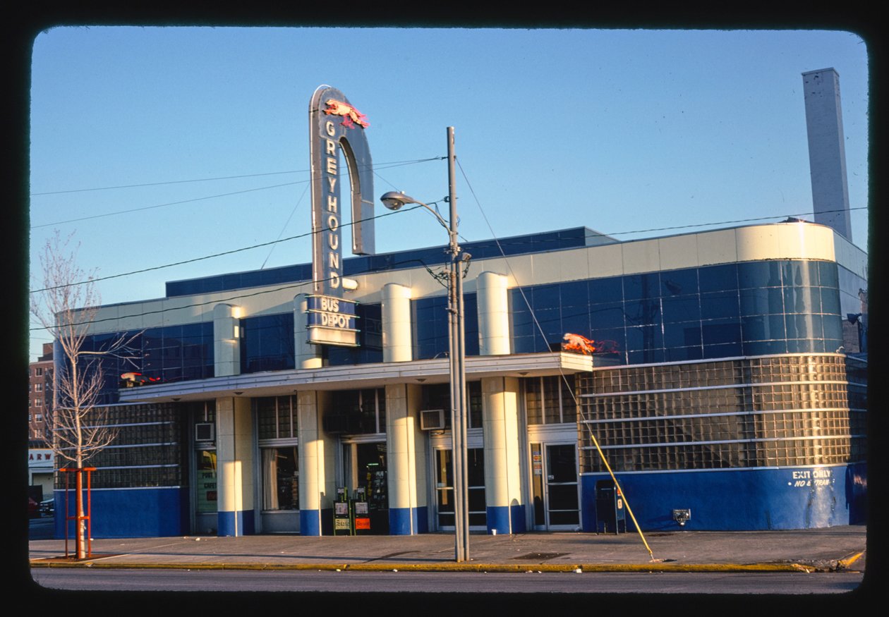 Greyhound-Busdepot, Columbia, South Carolina, USA von John Margolies