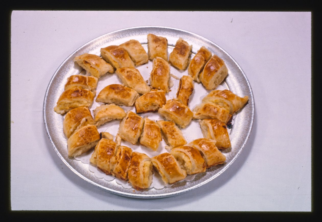 Knishes, Kartoffel und Käse, Menges Resort, Livingston Manor, New York, USA von John Margolies