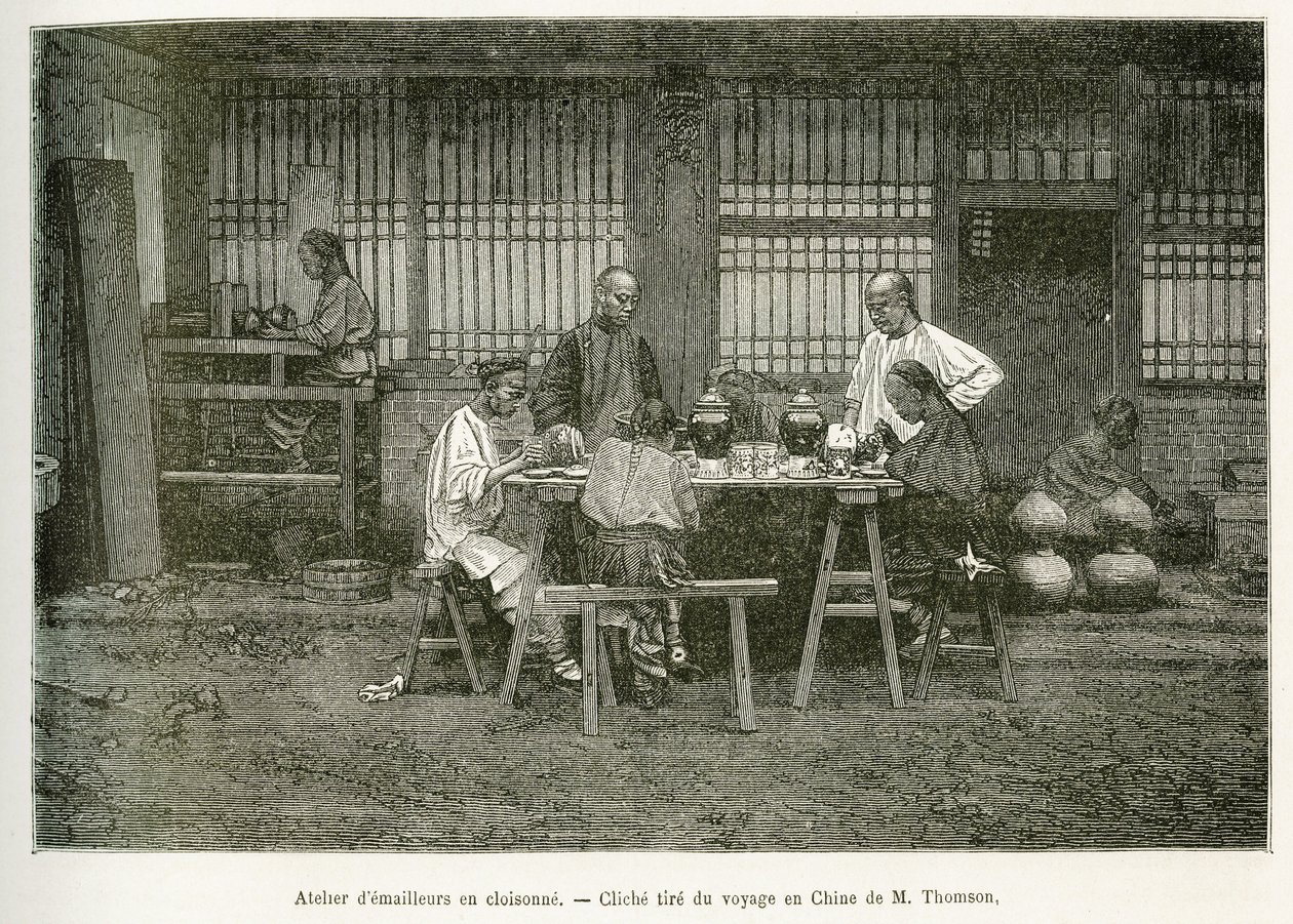 Die Handwerker einer Cloisonné-Werkstatt in Peking. Gravur nach einem Foto von M. Thomson, um die Reise nach Peking und Nordchina von T. Choutze in 1873 zu illustrieren, veröffentlicht in "Le tour du monde" 1876, herausgegeben von Edouard Charton, Hachette von John Thomson