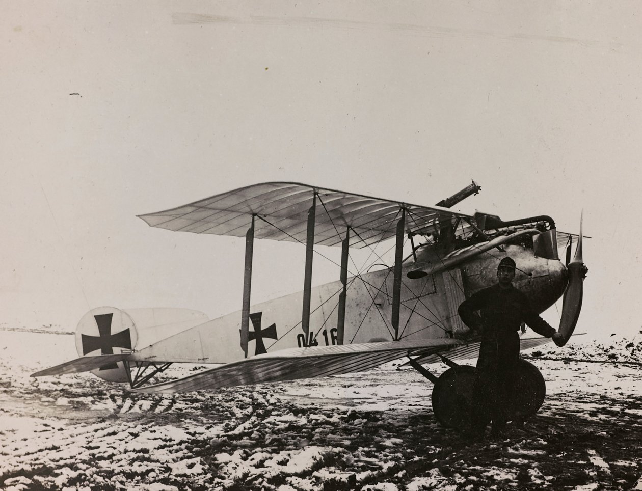 Album "Meine weltkriegs - Erinnerungen Südwestfront (Kärnten, Italien, Südtirol) 31/03/1915-12/11/1918 - Josef Zohles Wien": Österreichisches Flugzeug von Josef Zohles