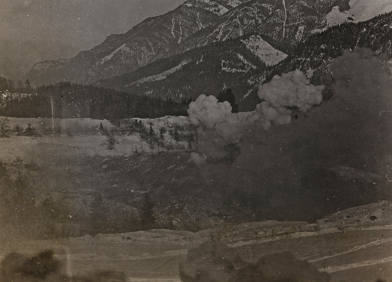 Album "Meine Weltkriegs-Erinnerungen Südwestfront (Kärnten, Italien, Südtirol) 31/03/1915-12/11/1918 - Josef Zohles Wien": Bombardierungen von Josef Zohles