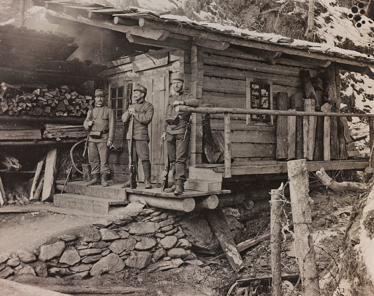 Album "Meine Weltkriegs-Erinnerungen Südwestfront (Kärnten, Italien, Südtirol) 31.03.1915-12.11.1918 - Josef Zohles Wien": Offiziersunterkünfte (s/w Foto) von Josef Zohles