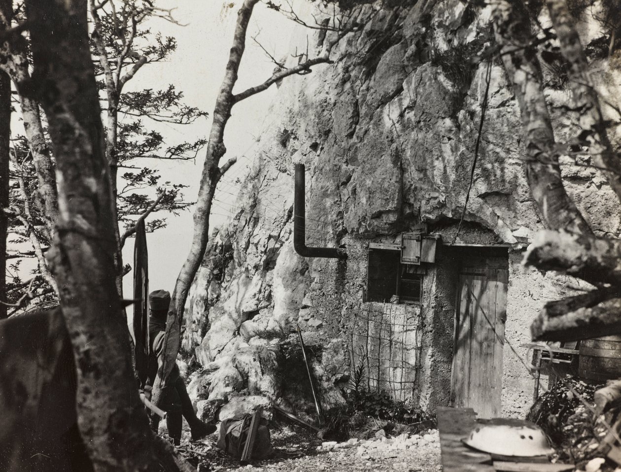 Album "Meine Weltkriegs-Erinnerungen Südwestfront (Kärnten, Italien, Südtirol) 31/03/1915-12/11/1918 - Josef Zohles Wien": Kriegsunterkunft von Josef Zohles