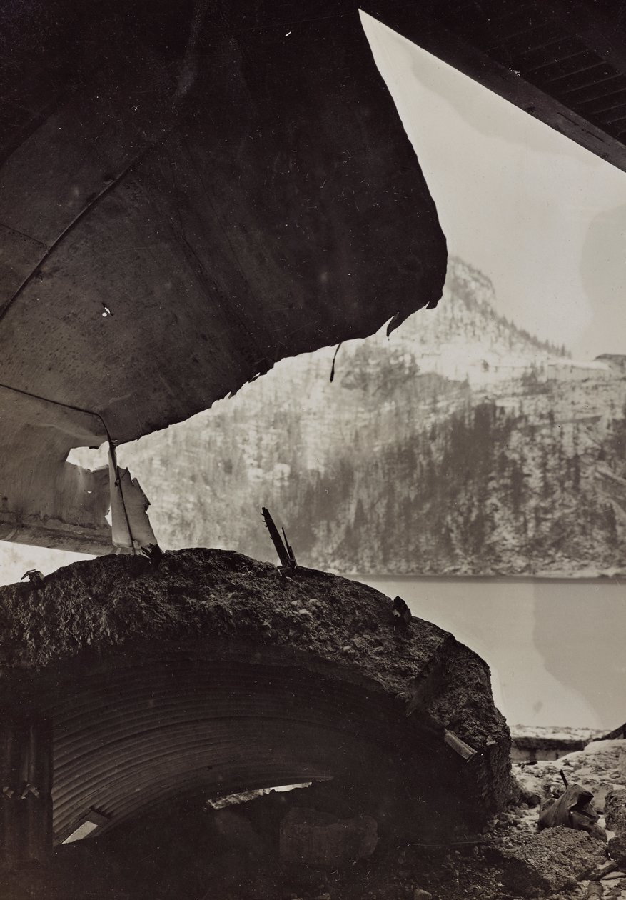 Album "Meine Weltkriegs-Erinnerungen Südwestfront (Kärnten, Italien, Südtirol) 31/03/1915-12/11/1918 - Josef Zohles Wien": Trümmer einer Fabrik von Josef Zohles
