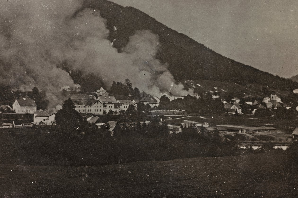 Album "Meine weltkriegs - Erinnerungen Südwestfront (Kärnten, Italien, Südtirol) 31/03/1915-12/11/1918 - Josef Zohles Wien": Bombenangriffe in Tarvisio von Josef Zohles