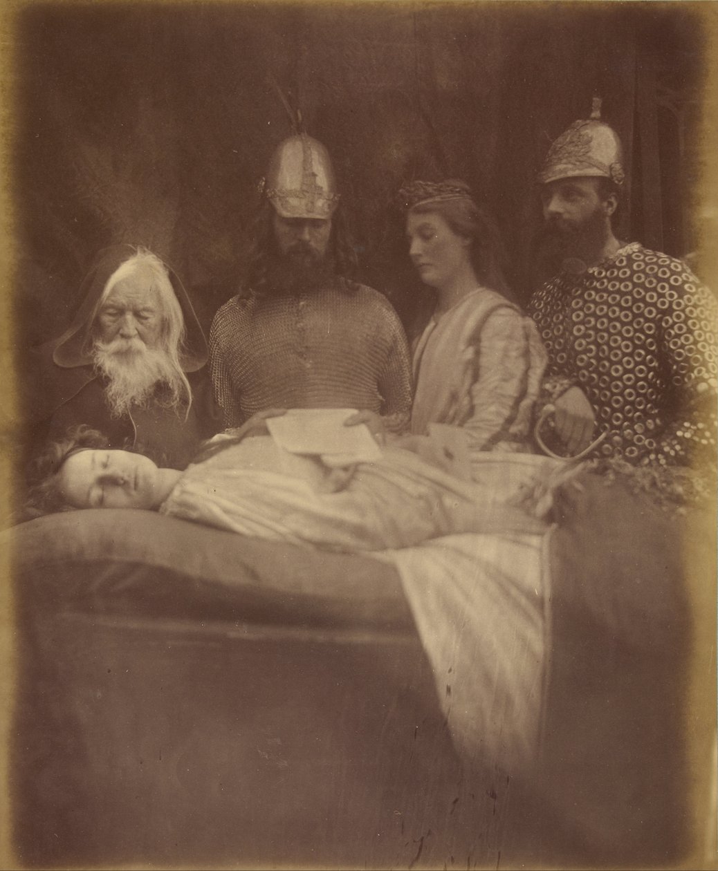 Elaine und ehrfürchtig trugen sie sie in die Halle von Julia Margaret Cameron