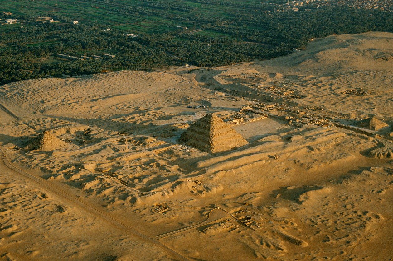 Ägypten; Archäologie; Altes Reich; Saqqara; Pyramide Djoser, Stufenpyramide, 3. Dynastie von Kenneth Garrett