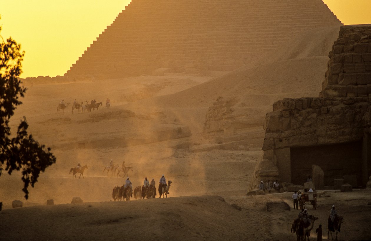 Ägyptens Altes Reich; Gizeh-Pyramiden-Szenen; Gizeh; Ägypten von Kenneth Garrett