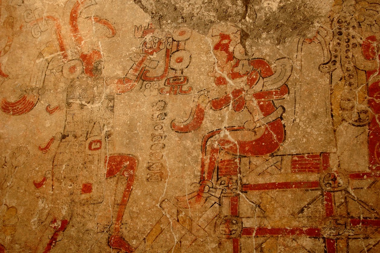 Priester krönt den König auf dem Thron der Thronbesteigung, Frühpräklassische Wandmalerei, Maya; Maya, 2002 (Foto) von Kenneth Garrett
