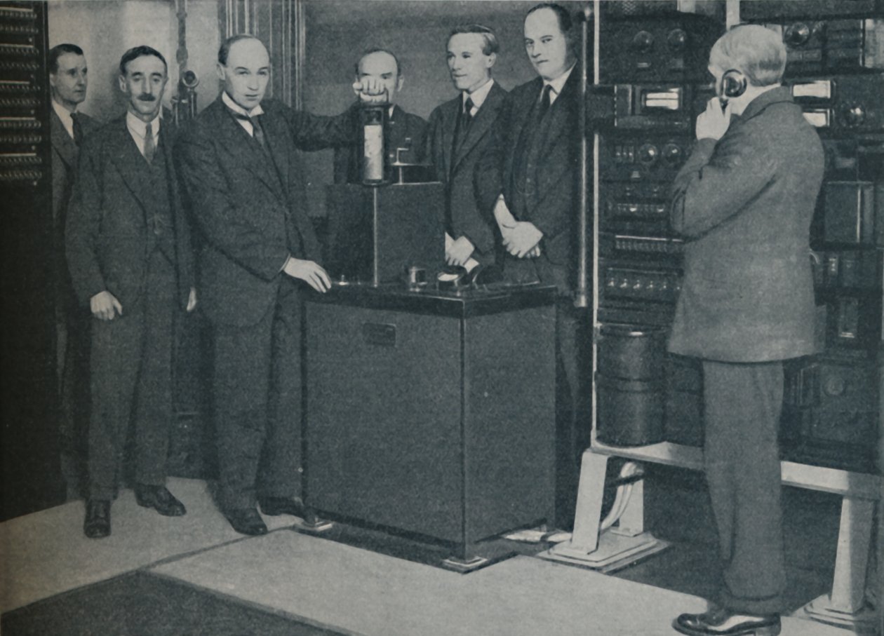 Die neue Magie: Bilder drahtlos senden und das unausweichliche Telefon, um 1935 von Keystone View Company