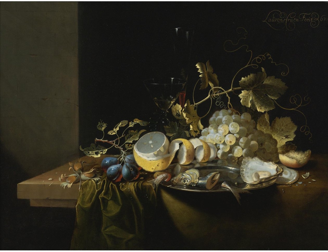 Stillleben mit Haselnüssen, Trauben, Austern und anderen Lebensmitteln auf einem drapierten Tisch von Laurens Craen