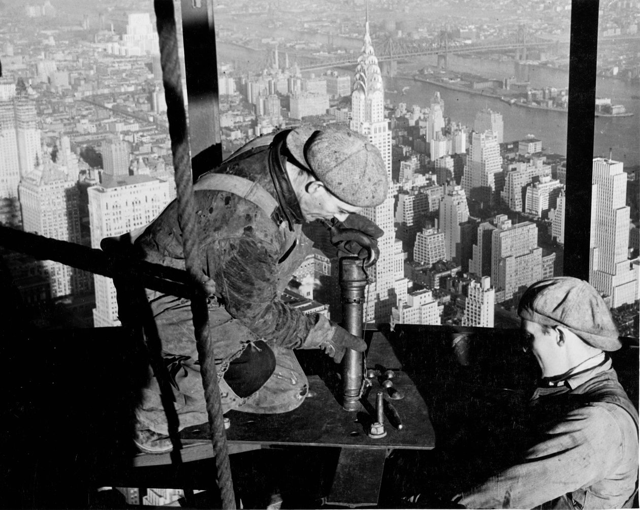 Nieter auf dem Empire State Building von Lewis Wickes Hine