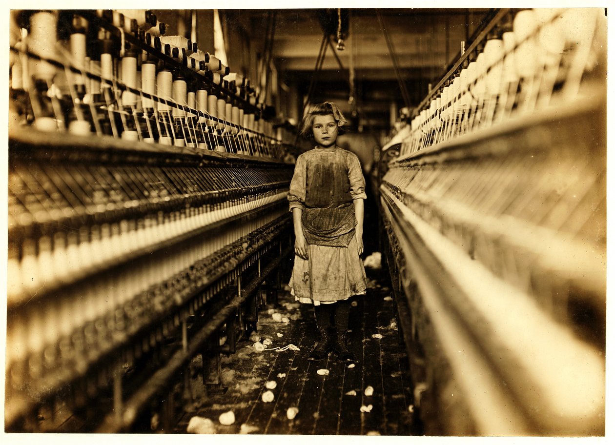 Spinnerin, Globe Cotton Mill, Augusta, Georgia, 1909 von Lewis Wickes Hine