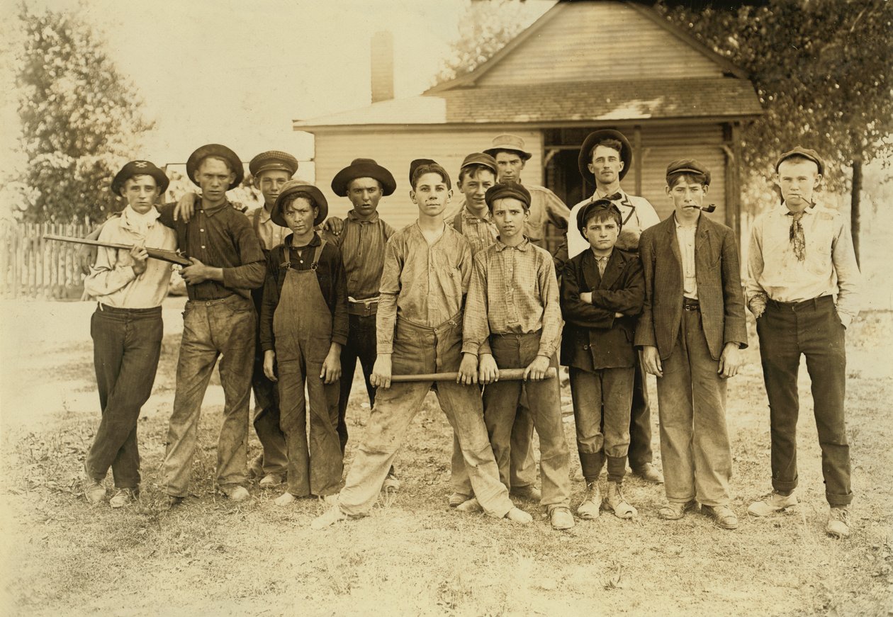 Das Ballteam, hauptsächlich aus Glasarbeitern bestehend. Indiana von Lewis Wickes Hine