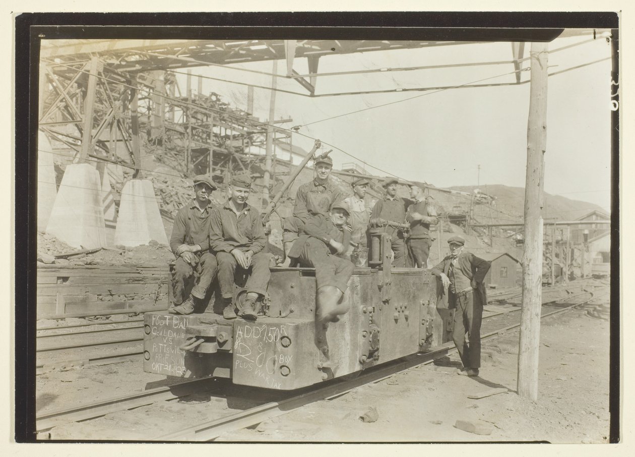 Ohne Titel (Ein ziemlich modernes Kohlebergwerk, elektrifiziert, in Ost-Pennsylvania) von Lewis Wickes Hine