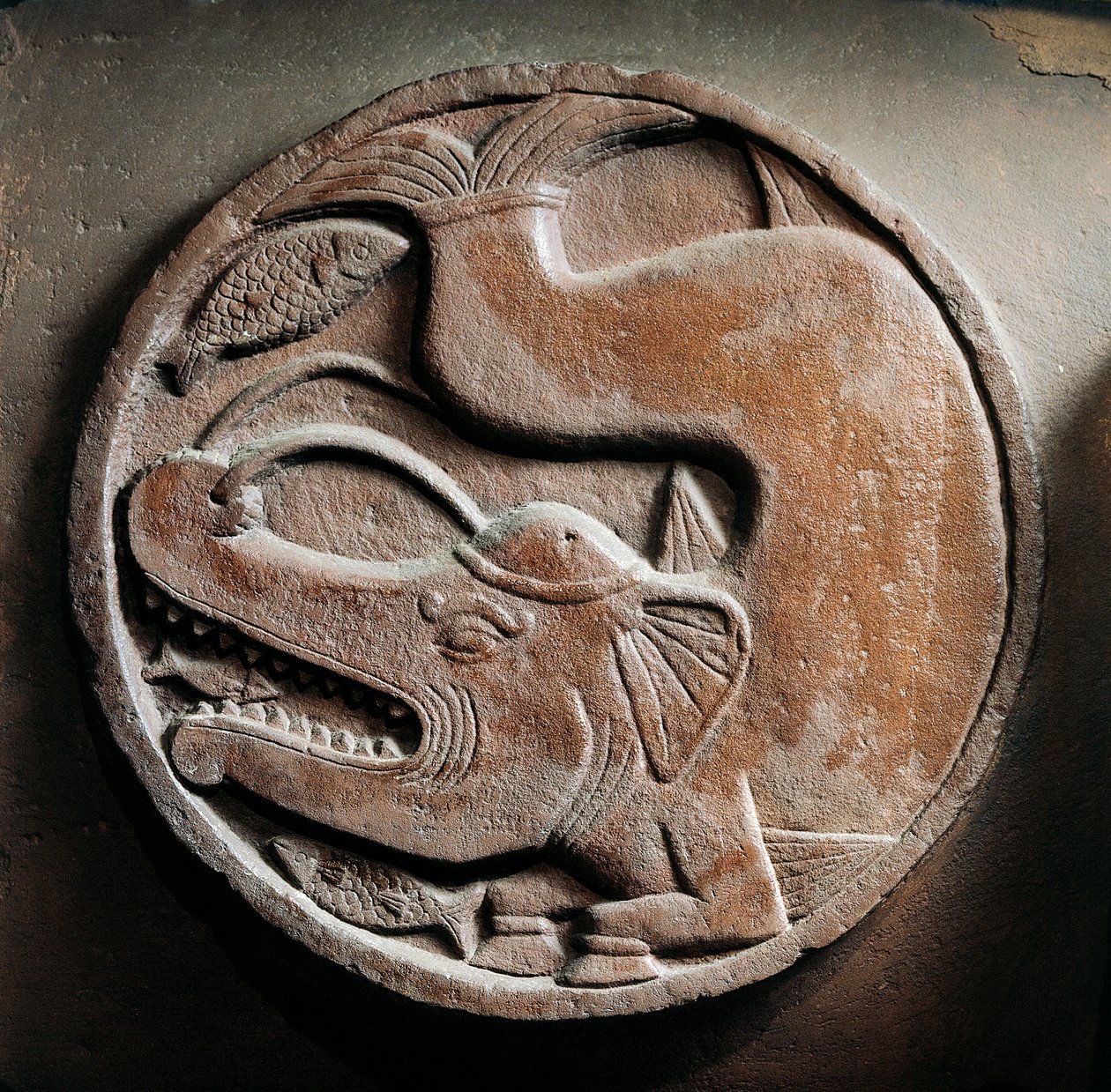 Medallion mit Meereswesen vom Kopf eines Elefanten, der Fisch verschlingt, Relief von der Stupa von Bharhut, buddhistisches Denkmal, Madhya Pradesh, Indien, indische Zivilisation, 2. Jahrhundert v. Chr. von Unbekannt Unbekannt