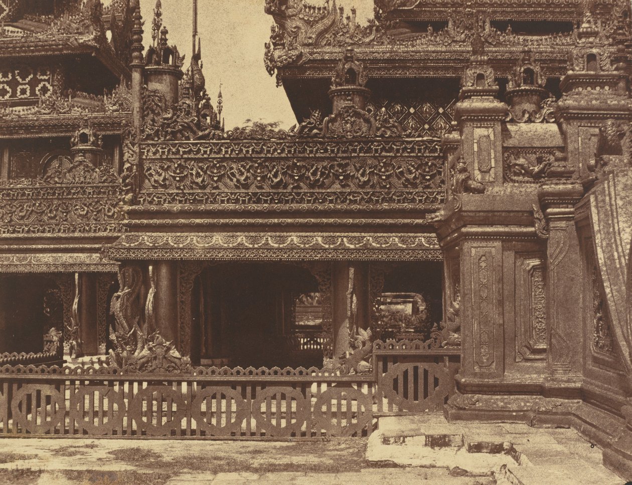 Amerapoora: Ein weiterer Teil des Balkons von Kyoung Nr. 86 von Linnaeus Tripe
