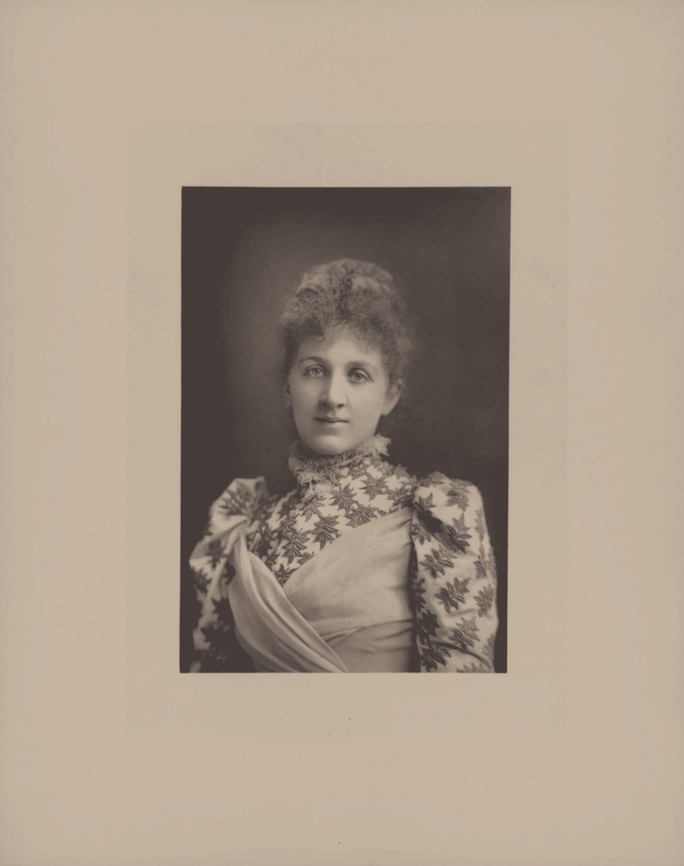 Porträt der Pianistin und Komponistin Liza Lehmann 1862-1918 von London . Photo studio W. and