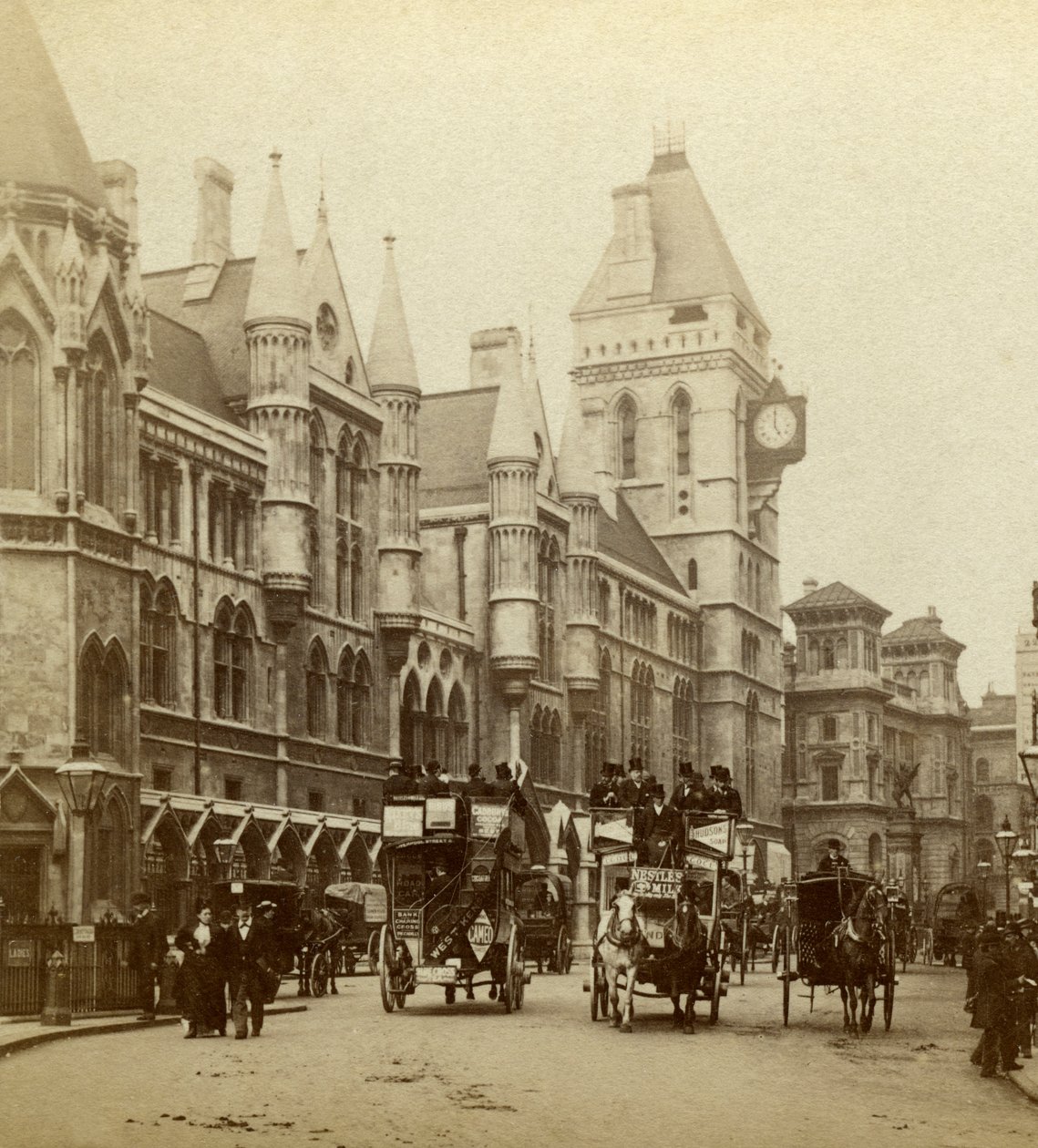 Gerichtshöfe, Strand, London, spätes 19. Jahrhundert von London Stereoscopic and Photographic Co