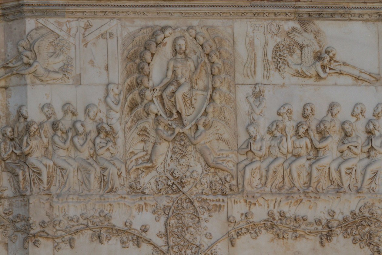 Szenen des Jüngsten Gerichts, Geschichten der Apokalypse, Basreliefs von Lorenzo Maitani (vor 1275-1330) und Assistenten, vierte Säule, Fassade des Doms von Orvieto, Umbrien, Italien von Lorenzo Maitani