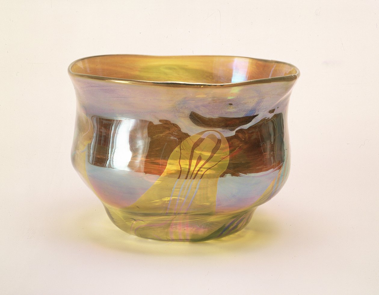 Favrile-Schale, für die Glass Decorating Company, New York, ca. 1894 von Louis Comfort Tiffany