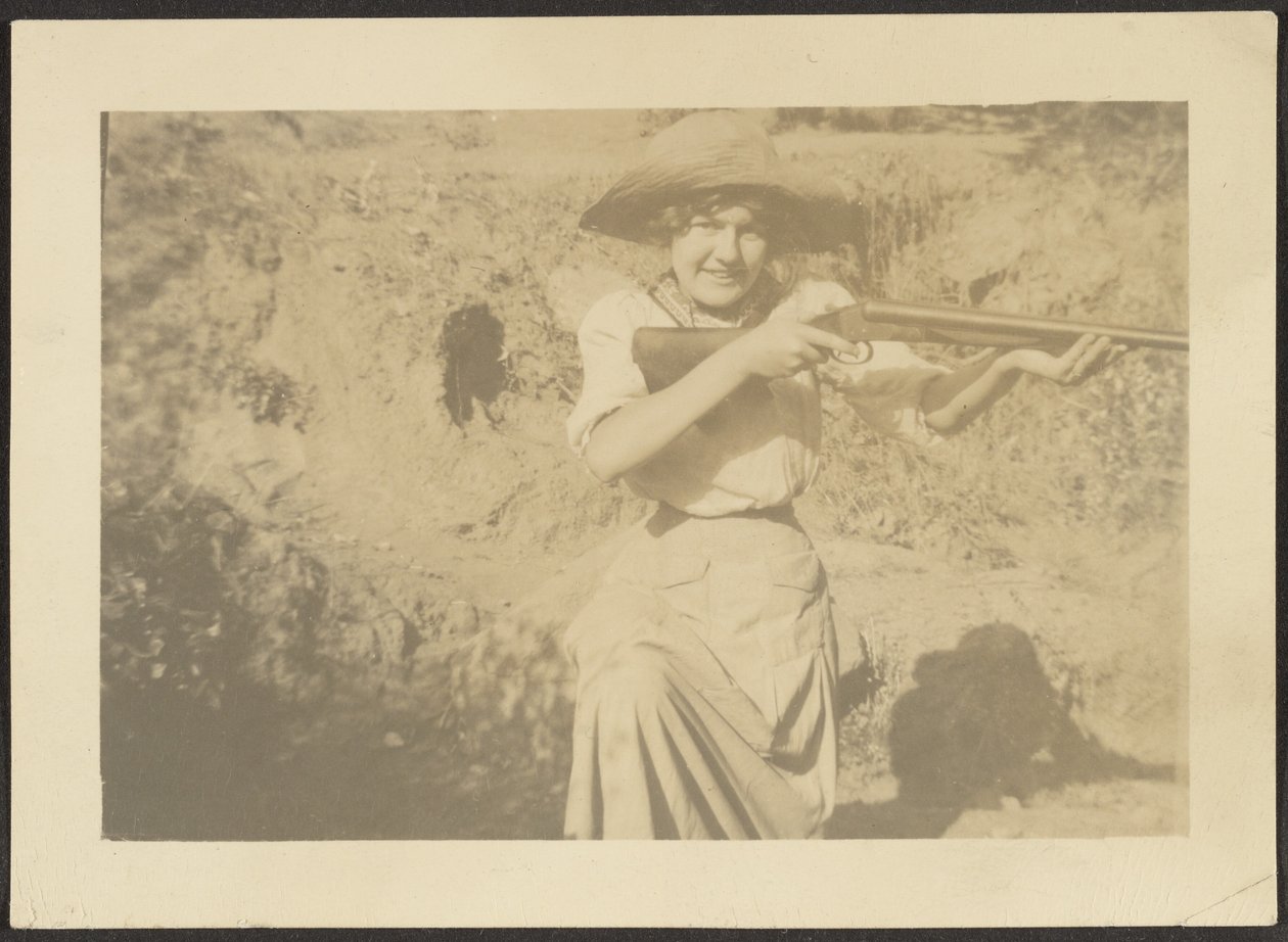 Florence mit Gewehr von Louis Fleckenstein