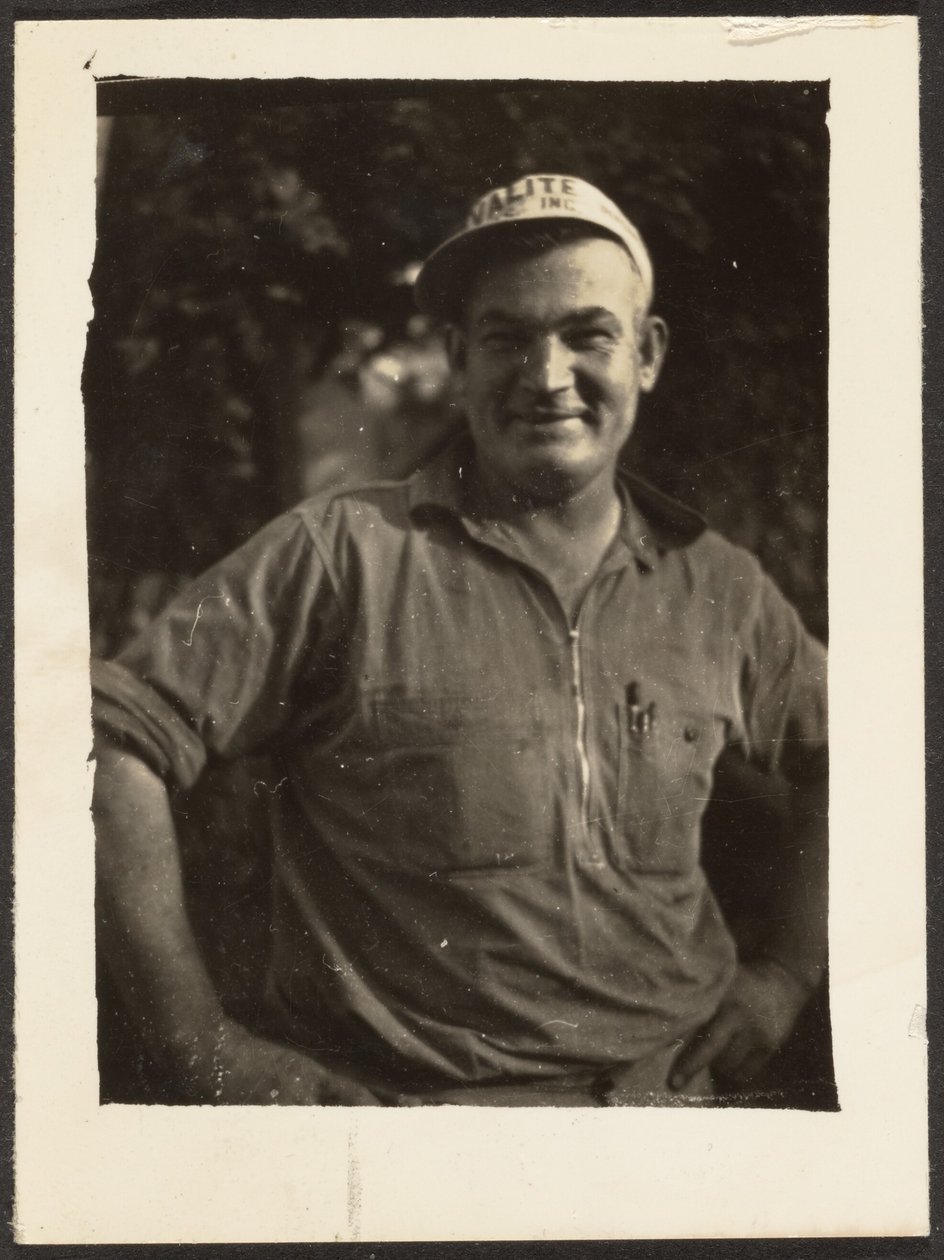 [Mann mit einem Hut von Valite Inc.] von Louis Fleckenstein