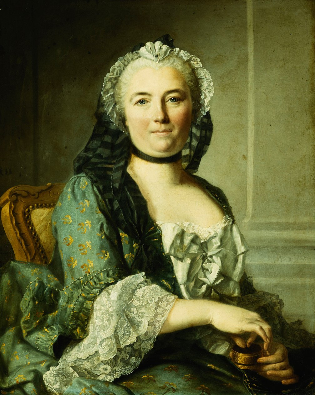 Porträt einer Dame, sitzend, Halbfigur, mit einer Schnupftabakdose von Louis Tocqué