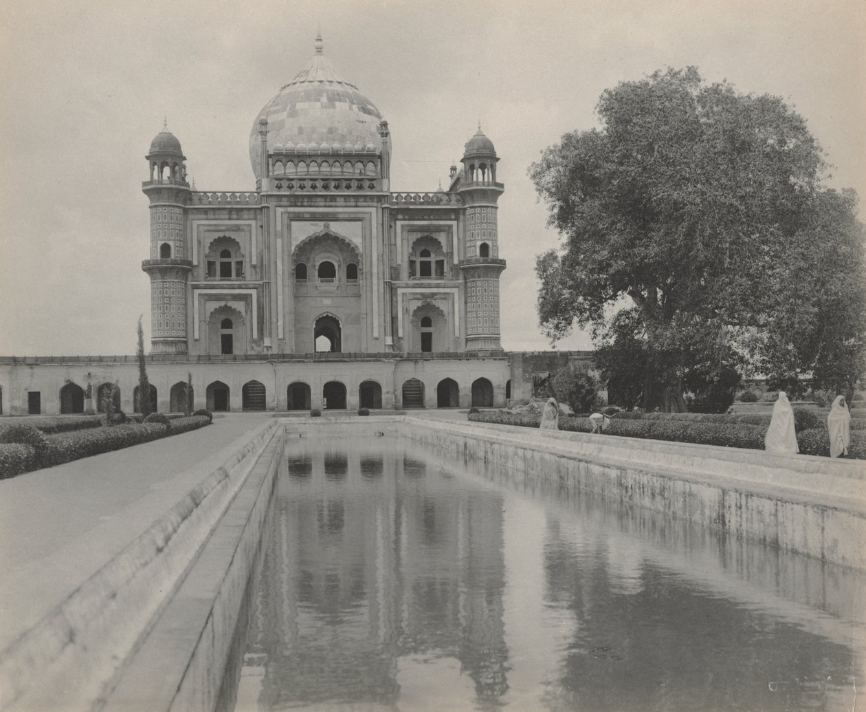 Saftar Jung Grabmal, Delhi, ca. 1890er Jahre von Ltd. Ceylon Plâté