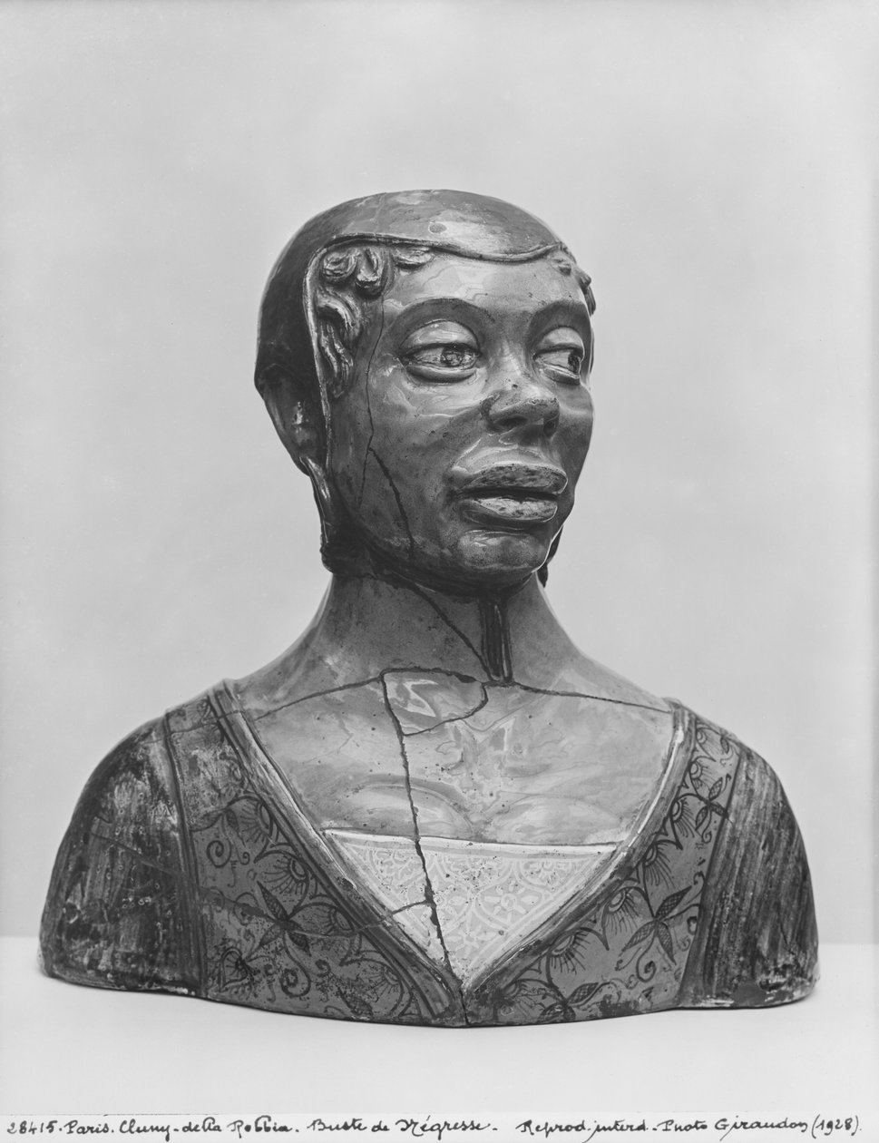 Büste einer schwarzen Frau von Luca Della Robbia
