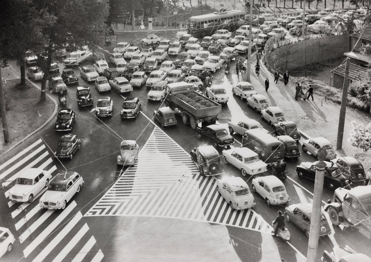 Verkehrsszene auf einer Straße in Rom von Luigi Leoni