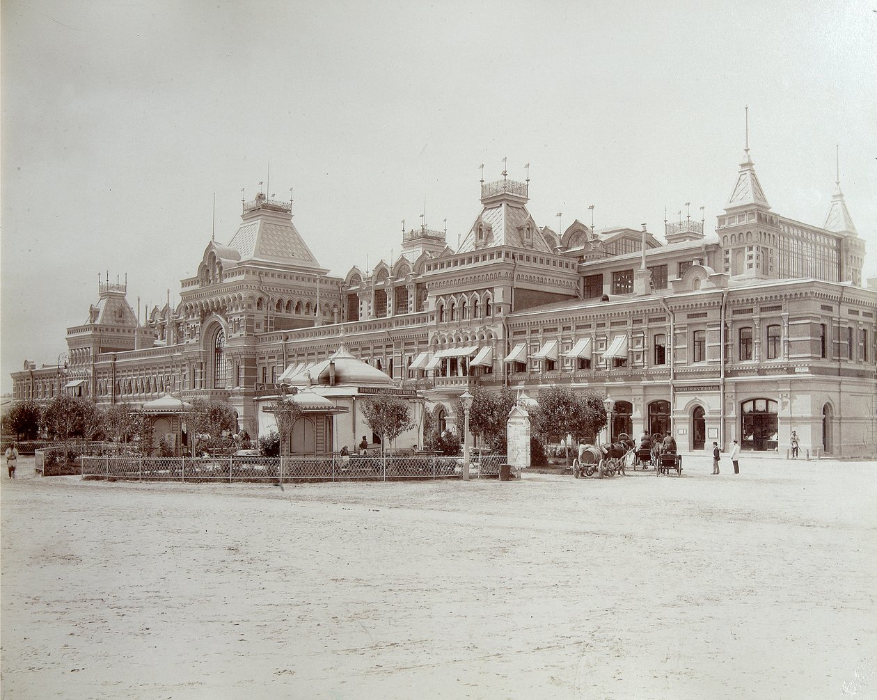 Hauptmessegebäude, die All-Russia Ausstellung, Nischni Nowgorod, Russland, 1896 von Maxim Dmitriev
