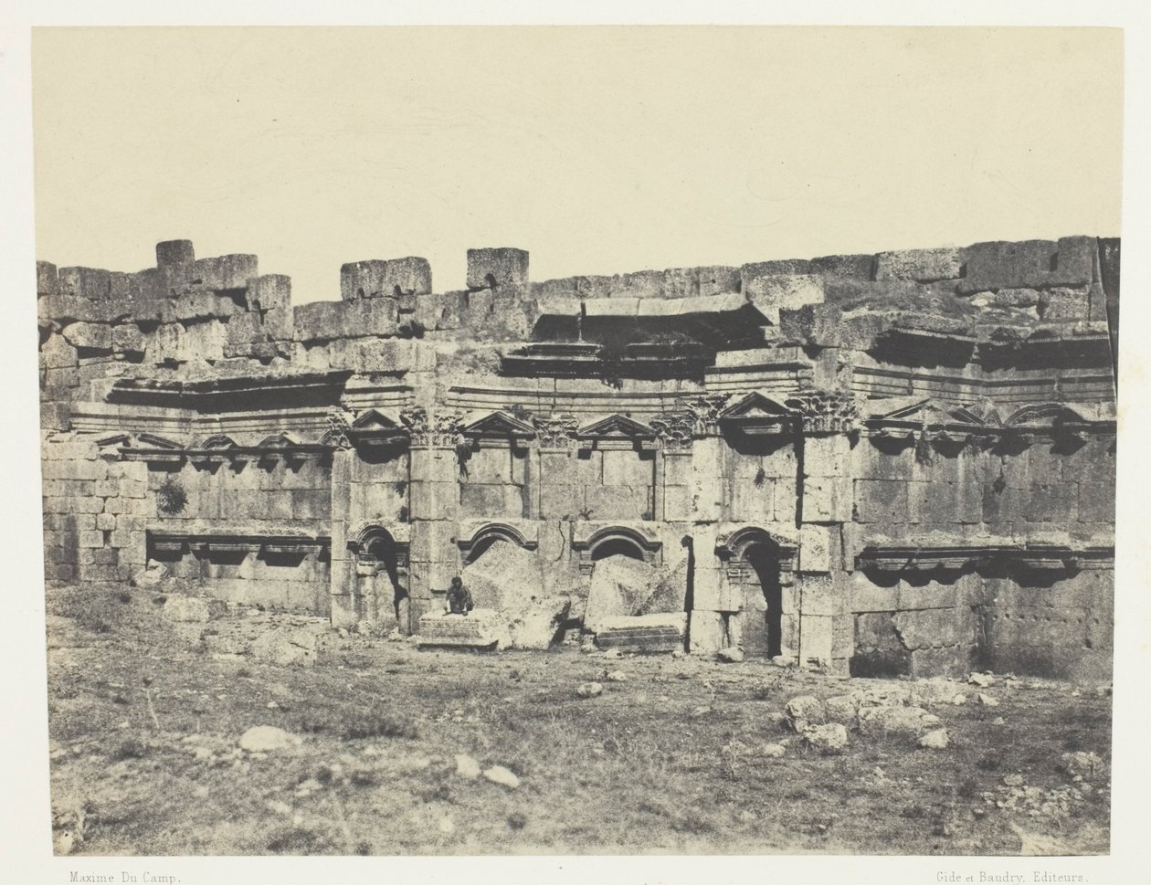 Baalbeck, Innenraum des Tempelbezirks der Sonne und des Jupiter; Syrien von Maxime Du Camp