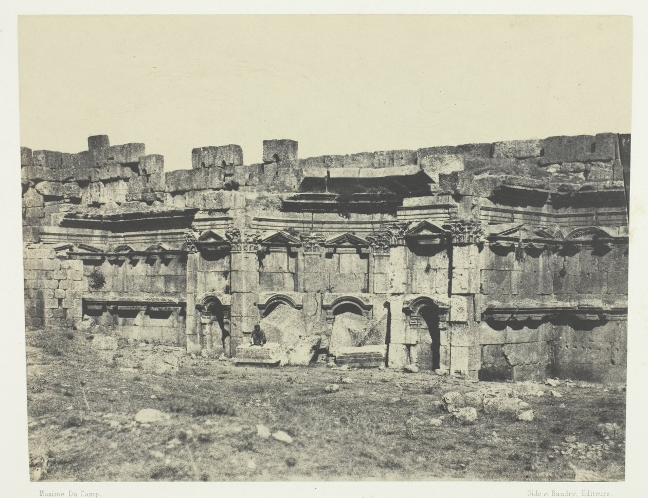Baalbeck, Innenraum des Tempelbezirks der Sonne und des Jupiter; Syrien von Maxime Du Camp