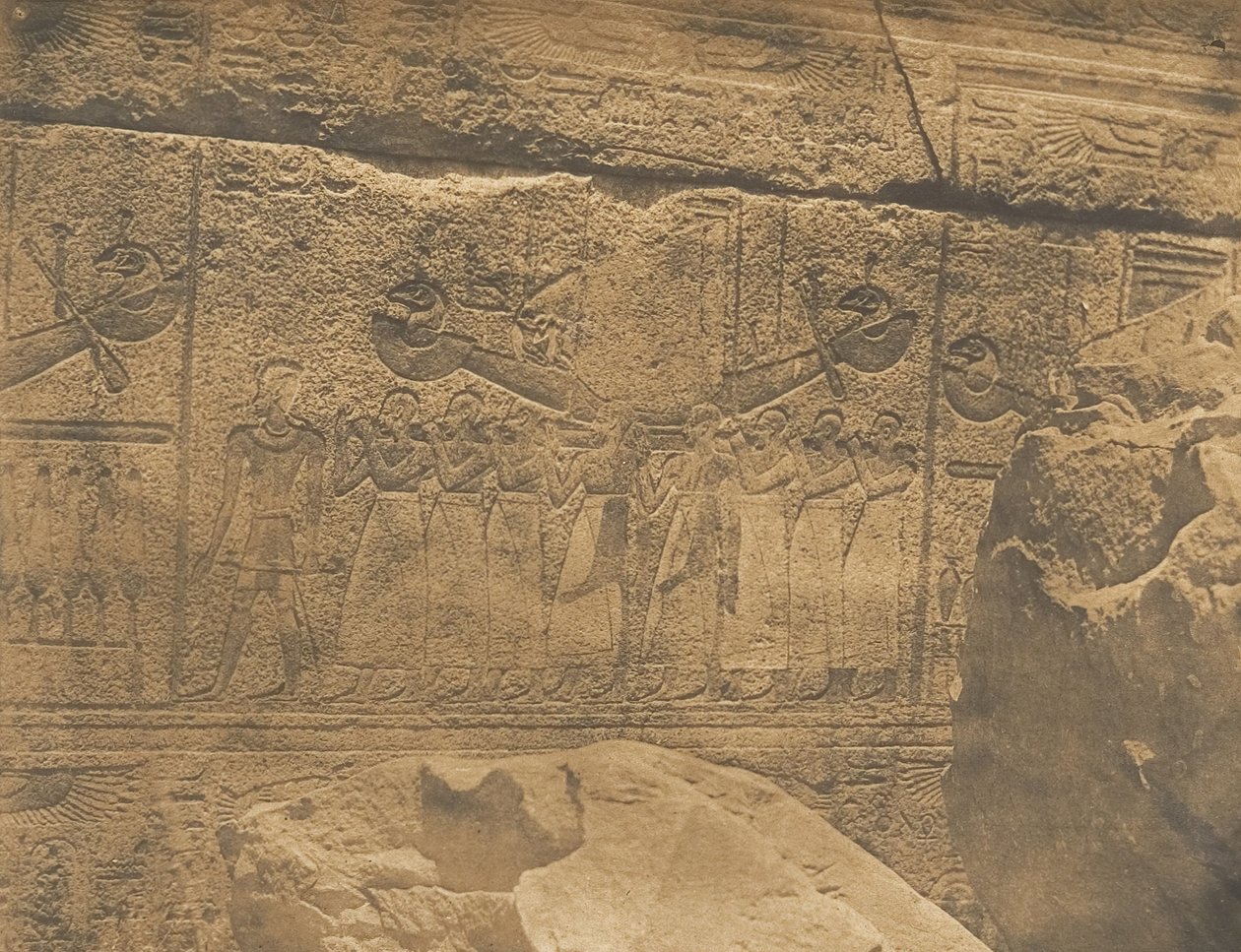 Äußere Skulpturen des Granitheiligtums des Palastes von Karnak Theben Philippe-A... von Maxime Du Camp
