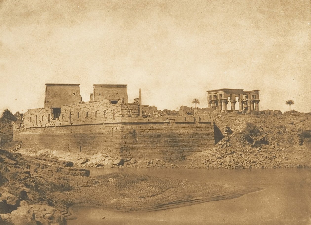 Gesamtansicht der Insel Philae, von der Südspitze der Insel Begueh, 1849-50 von Maxime Du Camp