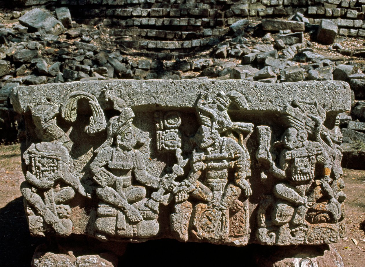 Altar Q mit Krönung des Königs der aufgehenden Sonne, 776 n. Chr. von Mayan