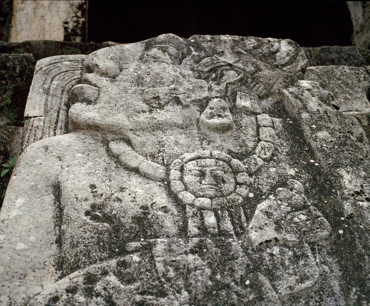 Stele im Haus A, Patio 2 im Palast von Mayan