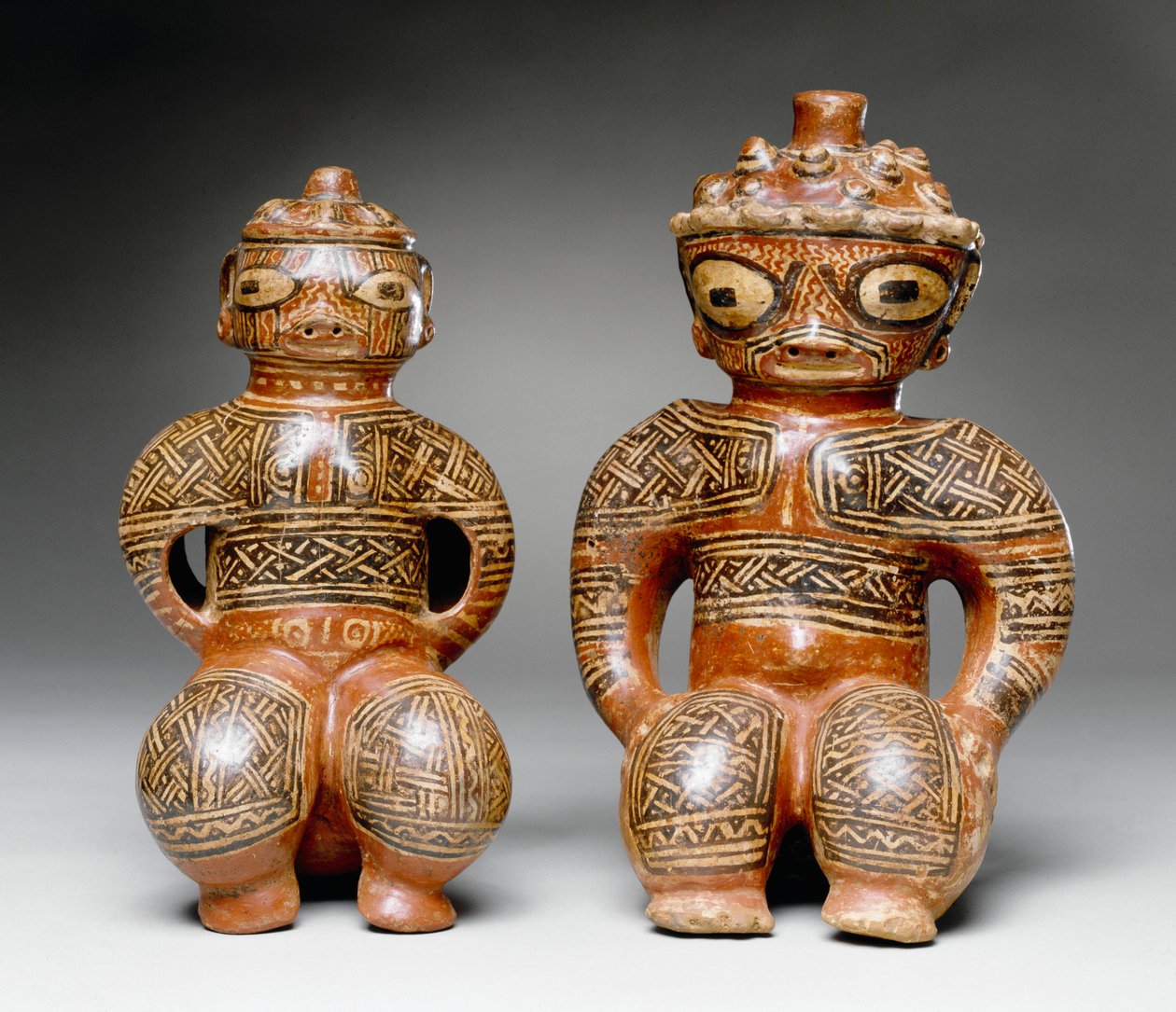 Zwei sitzende Figuren, Nosara, Nicoya, 800-1100 von Mesoamerican