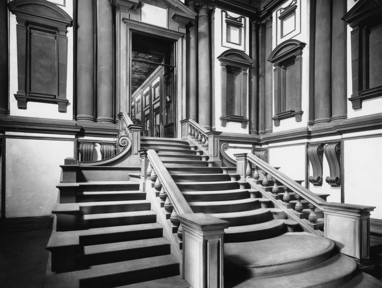 Treppe, Eingangshalle der Laurentianischen Bibliothek, vollendet von Bartolomeo Ammannati (1511-92) 1524-31 und 1551-71 von Michelangelo Buonarroti