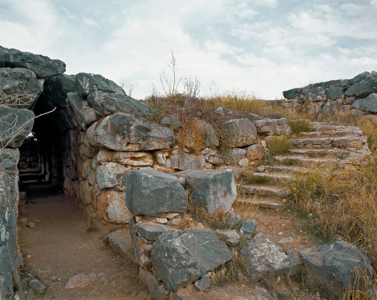 Mykenische Kunst: überdachter Durchgang der mykenischen Zitadelle, Stadt Tiryns, um 1200 v. Chr. Griechenland von Mycenaean