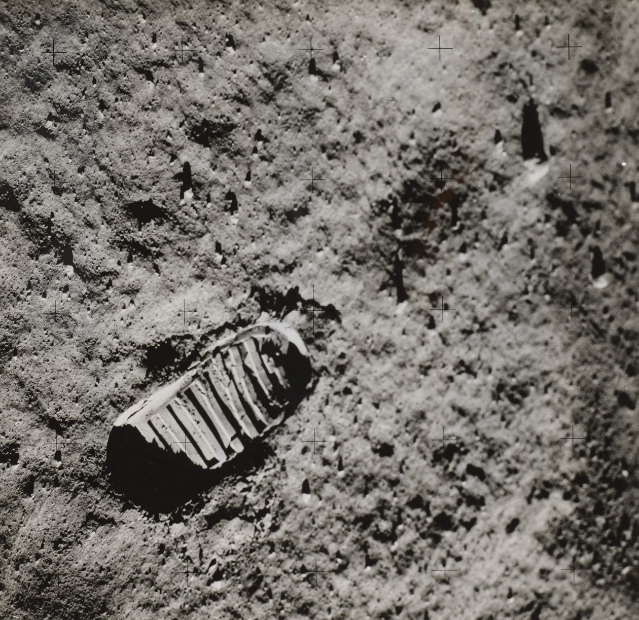 Buzz Aldrins Fußabdruck auf der Mondoberfläche, 1969 von NASA Images
