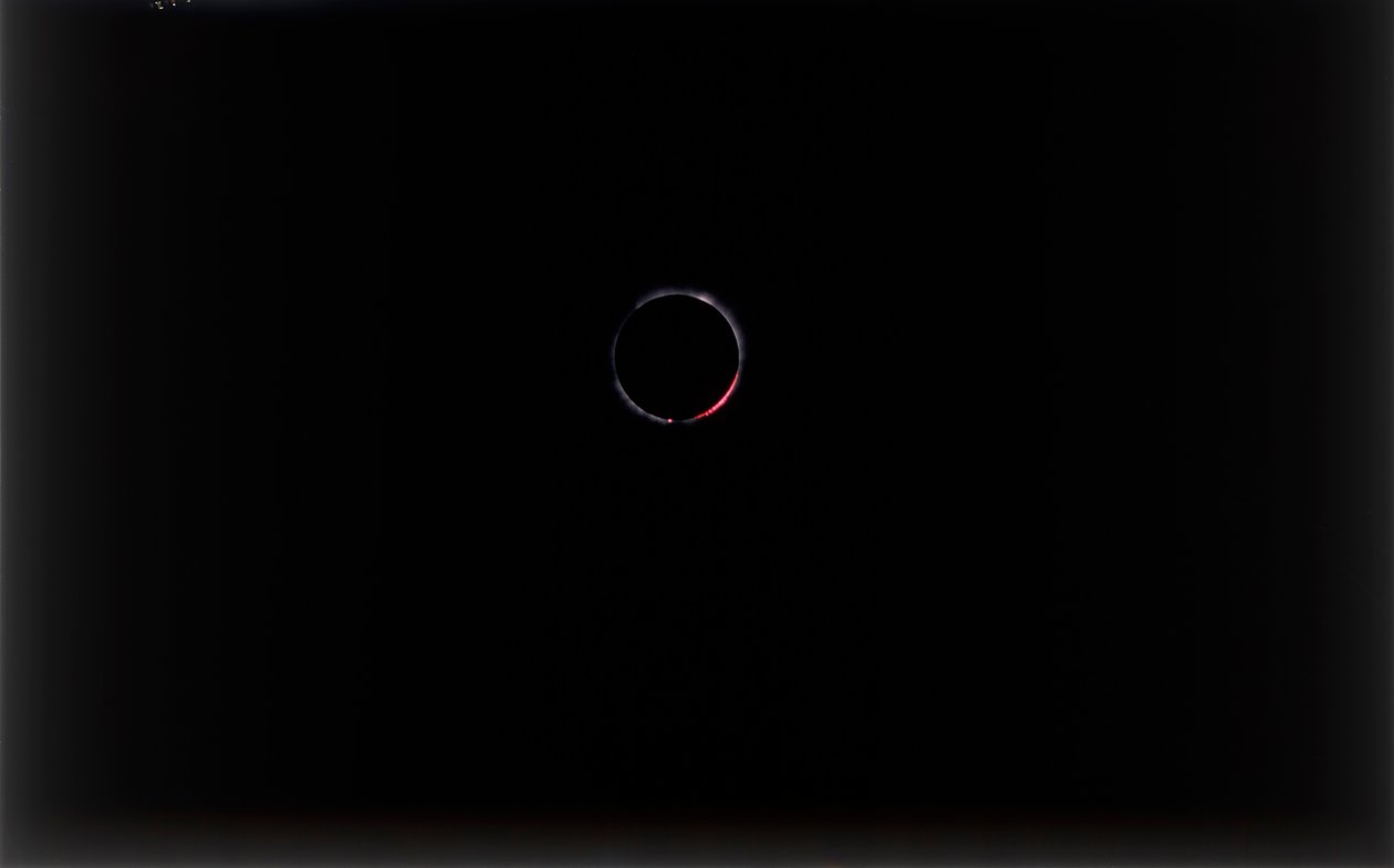 Totale Sonnenfinsternis vom Tsavo-Nationalpark, Kenia von NASA Images