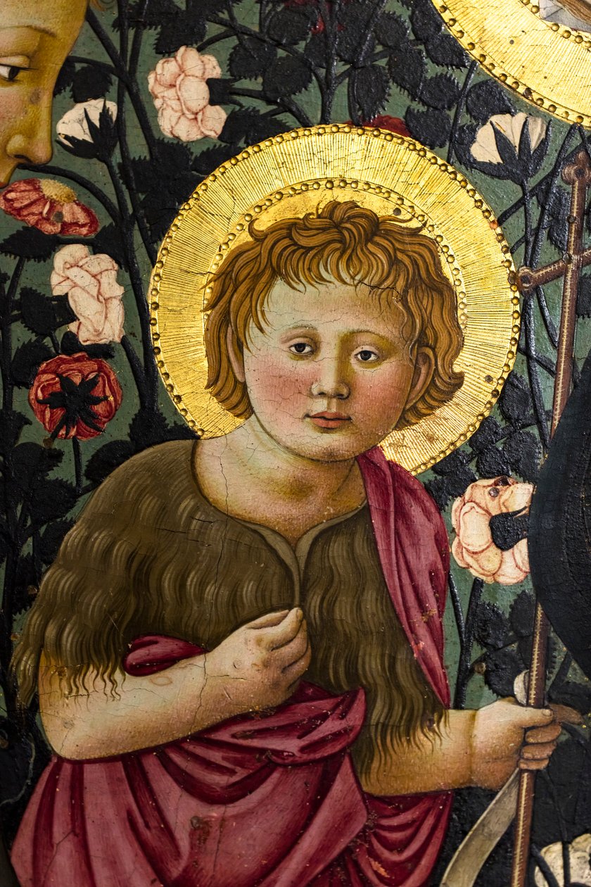 Die Jungfrau Maria, St. Johannes und zwei Engel, die das Christkind anbeten von Neri di Bicci