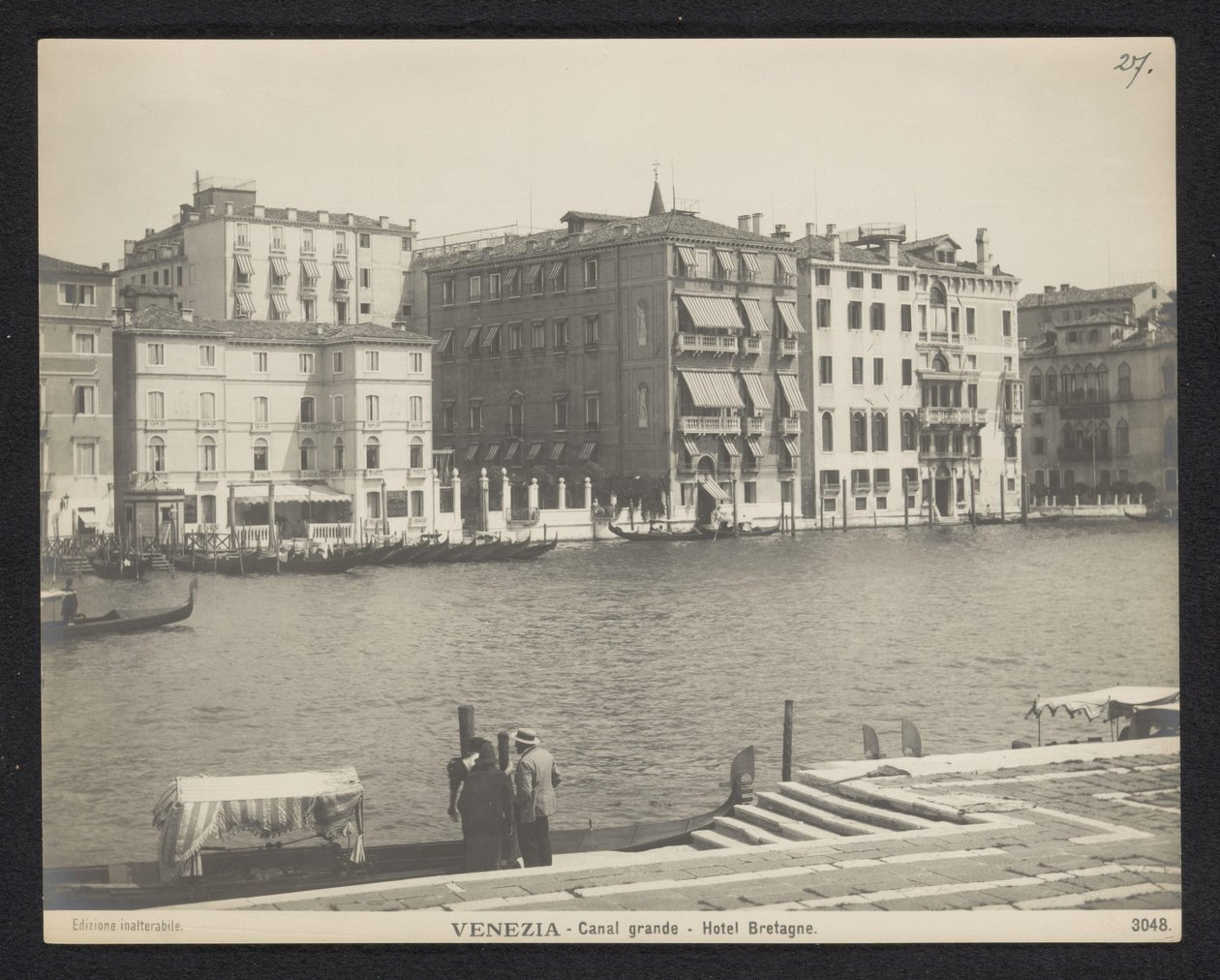 Außenansicht des Hotel Bretagne, Venedig von Neue Photographische Gesellschaft