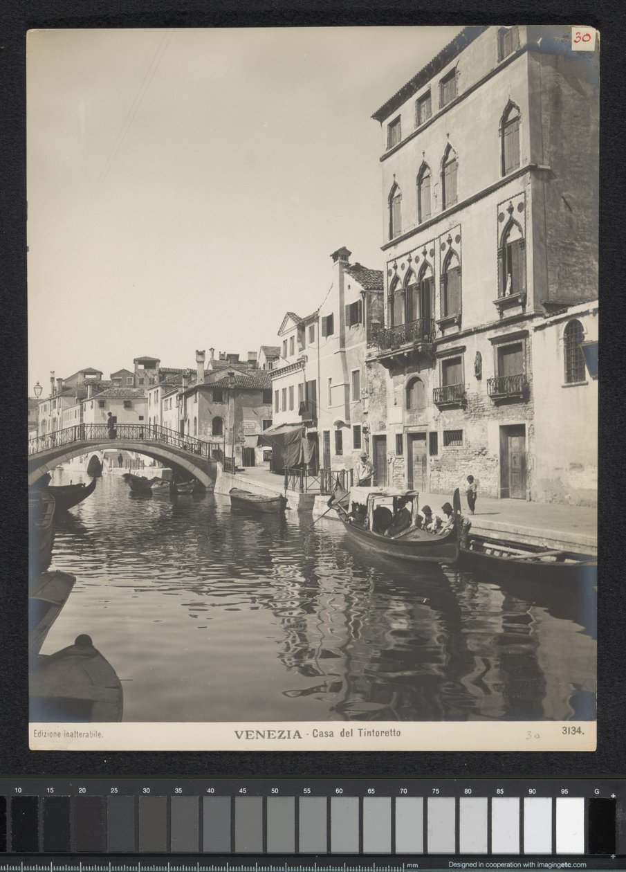Außenansicht des Wohnhauses von Tintoretto in Venedig von Neue Photographische Gesellschaft