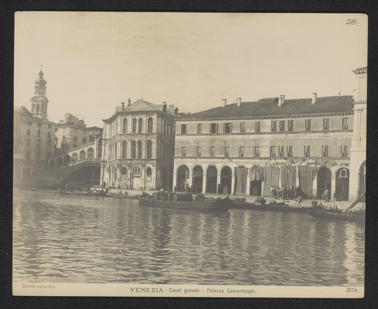 Ansicht des Palazzo dei Camerlenghi in Venedig von Neue Photographische Gesellschaft