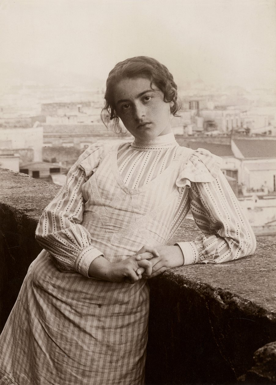 Junge Frau auf einer Terrasse, Neapel von Nicola Biondi