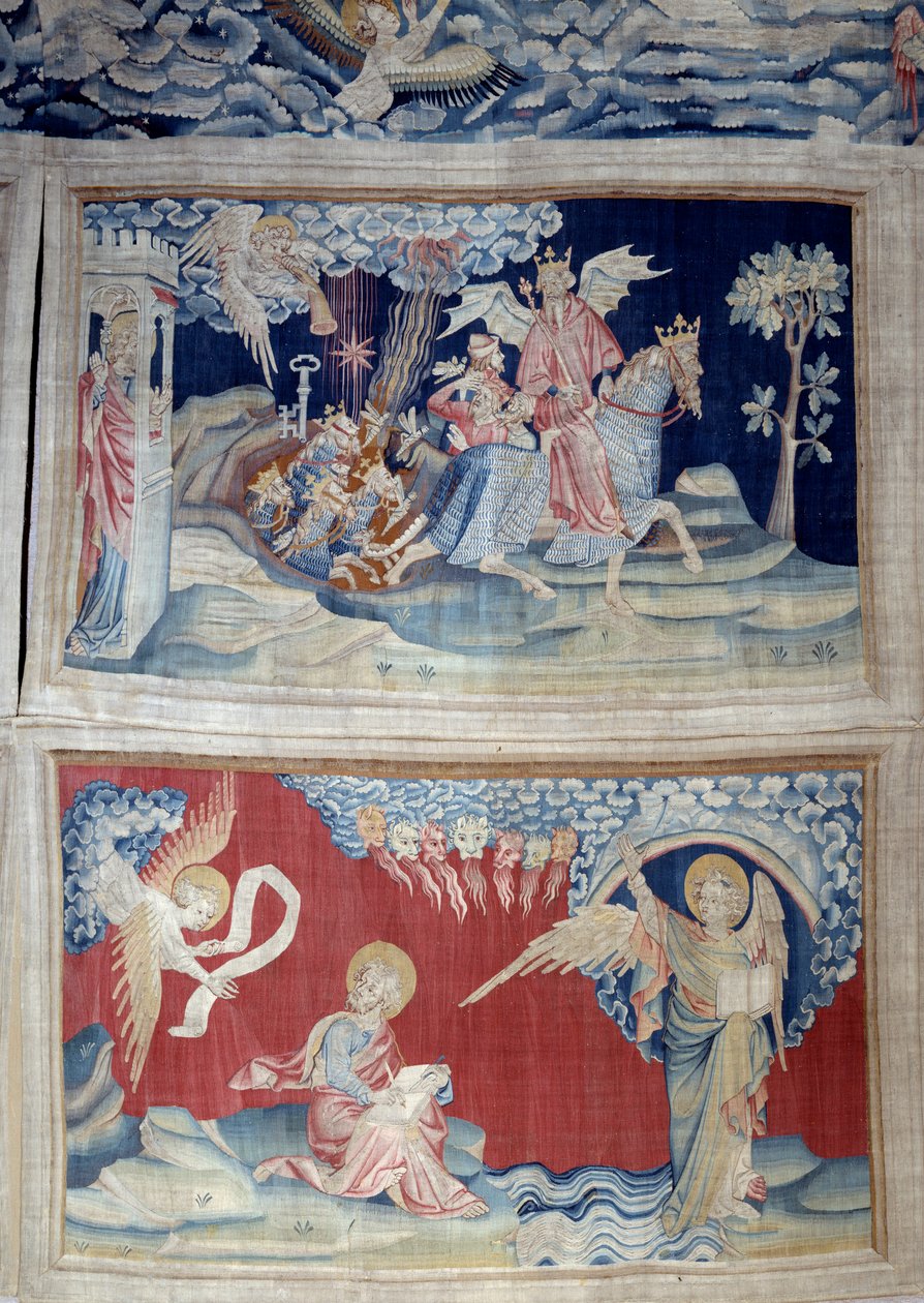 Wandbehang der Offenbarung (1373-1383), Nr. 24: Die fünfte Posaune: Ein Schlüssel befreit die Heuschrecken. Unten, Nr. 27, der Engel im Buch erscheint Johannes, der die göttliche Botschaft zum Klang der sieben Donnerer transkribiert. Tapisserie von Nicolas von Nicolas Bataille